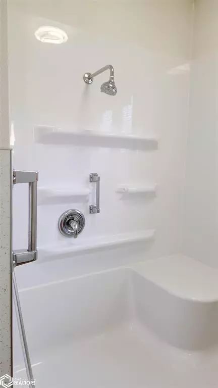 Bath - 1001 390th Ave, Malcom, IA 50157 photo 2 of 4