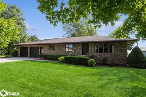414 S 10th Ave, Washington, IA 52353