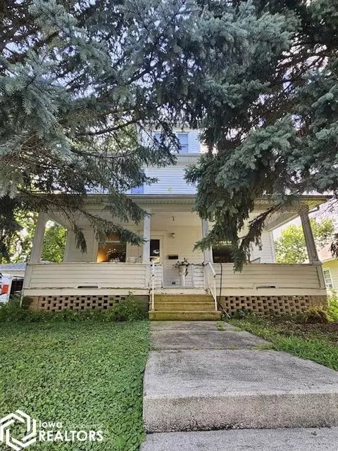 108 S Harrison St, Lake Mills, IA 50450
