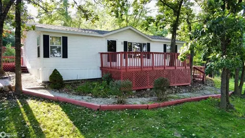 8466 Why Not Ct, Dexter, IA 50070