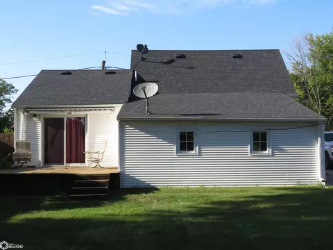 425 10th Ave NE, Hampton, IA 50441 photo 3
