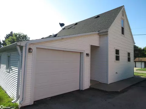 425 10th Ave NE, Hampton, IA 50441 photo 2