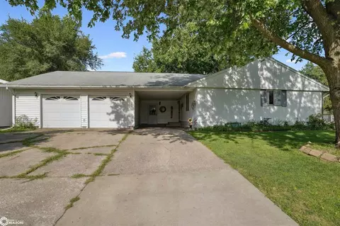 600 W Armstrong Ct, Mount Pleasant, IA 52641