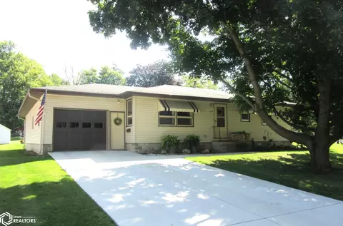 835 N 13th St, Forest City, IA 50436