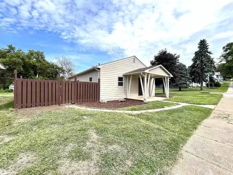 810 Walnut St, Atlantic, IA 50022 photo 2