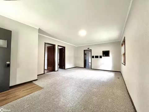 810 Walnut St, Atlantic, IA 50022 photo 3