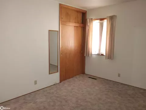 323 4th St SE, Hampton, IA 50441 photo 27