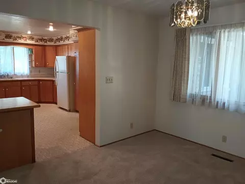 323 4th St SE, Hampton, IA 50441 photo 13