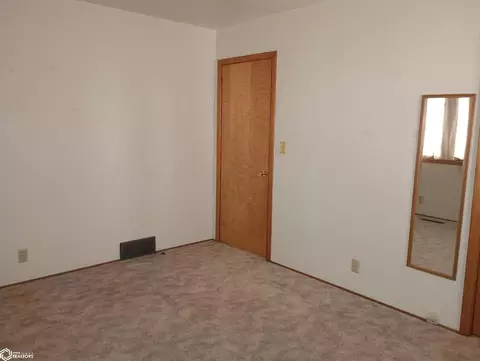 323 4th St SE, Hampton, IA 50441 photo 28