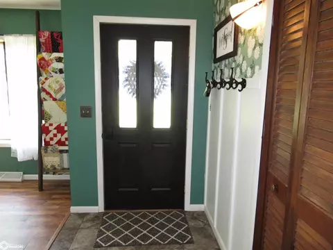 Entry Way - 650 Cooper, Hamilton, IL 62341 photo 1 of 4