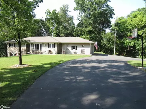 Exterior - 650 Cooper, Hamilton, IL 62341 photo 2 of 15