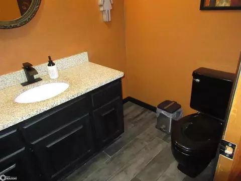 Bath - 650 Cooper, Hamilton, IL 62341 photo 2 of 4