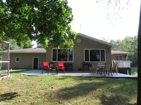 Exterior - 650 Cooper, Hamilton, IL 62341 photo 10 of 15