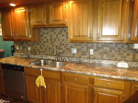 Kitchen - 650 Cooper, Hamilton, IL 62341 photo 6 of 10