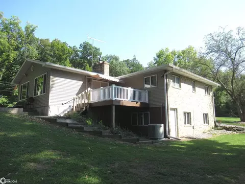 Exterior - 650 Cooper, Hamilton, IL 62341 photo 5 of 15
