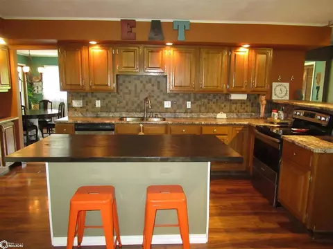 Kitchen - 650 Cooper, Hamilton, IL 62341 photo 2 of 10