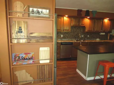 Kitchen - 650 Cooper, Hamilton, IL 62341 photo 9 of 10