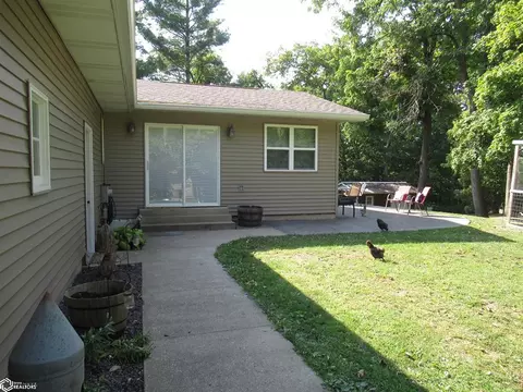 Exterior - 650 Cooper, Hamilton, IL 62341 photo 6 of 15