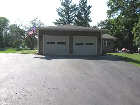 Exterior - 650 Cooper, Hamilton, IL 62341 photo 11 of 15