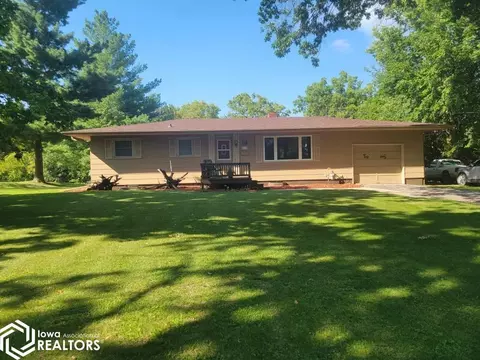 420 W 2nd St, Lamoni, IA 50140