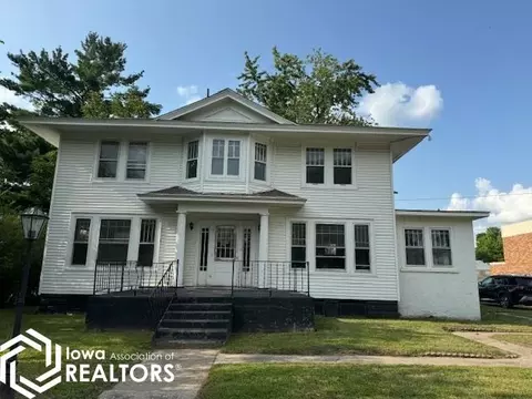 702 Franklin St, Wapello, IA 52653