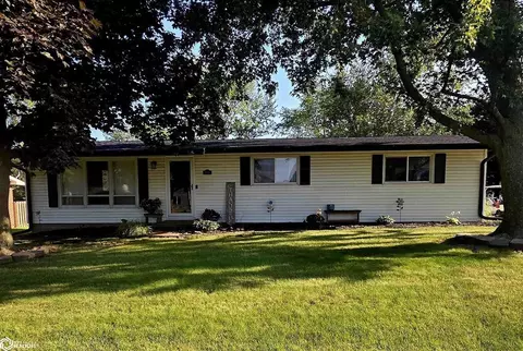 810 15th Ave E, Oskaloosa, IA 52577