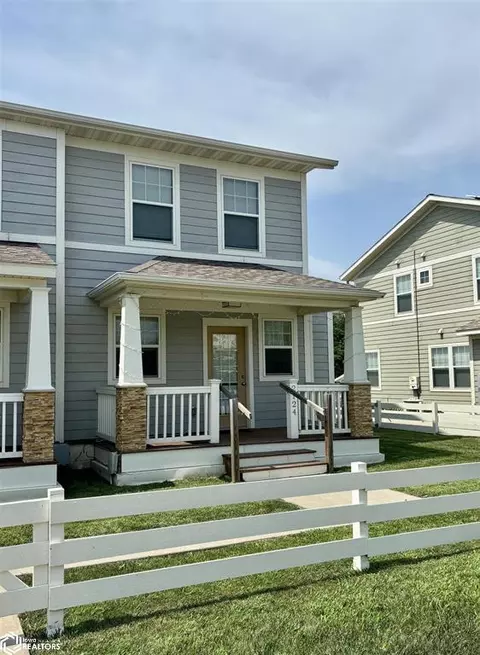 2124 Jade Ln, Fairfield, IA 52556