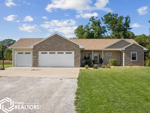 2791 Magnolia Ln, Danville, IA 52623
