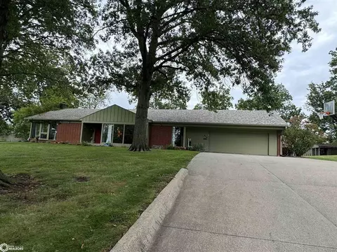 713 W W Wall, Centerville, IA 52544