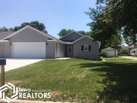 175 1st St NE, Britt, IA 50423