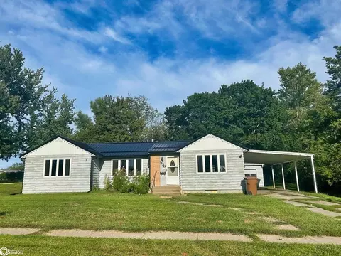 1136 Prairie St, Grinnell, IA 50112