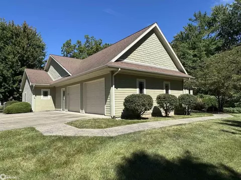 Exterior - 805 E Cherry Pl, Mount Pleasant, IA 52641 photo 8 of 23