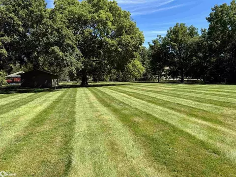 Exterior - 805 E Cherry Pl, Mount Pleasant, IA 52641 photo 19 of 23