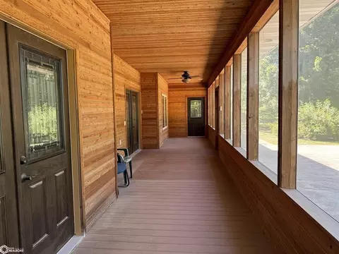 Exterior - 805 E Cherry Pl, Mount Pleasant, IA 52641 photo 21 of 23