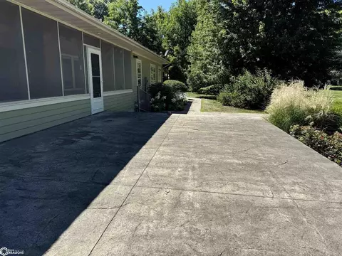 Exterior - 805 E Cherry Pl, Mount Pleasant, IA 52641 photo 23 of 23