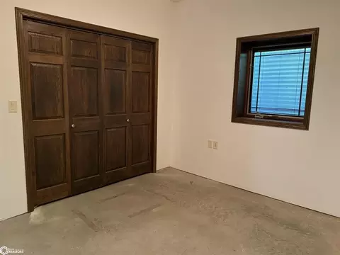 Bedroom - 805 E Cherry Pl, Mount Pleasant, IA 52641 photo 6 of 7