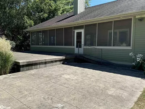 Exterior - 805 E Cherry Pl, Mount Pleasant, IA 52641 photo 13 of 23