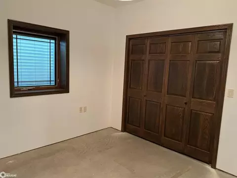 Bedroom - 805 E Cherry Pl, Mount Pleasant, IA 52641 photo 7 of 7