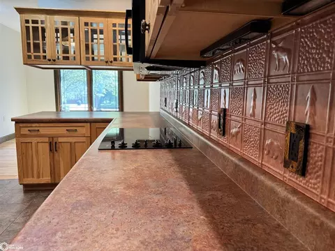 Kitchen - 805 E Cherry Pl, Mount Pleasant, IA 52641 photo 5 of 7