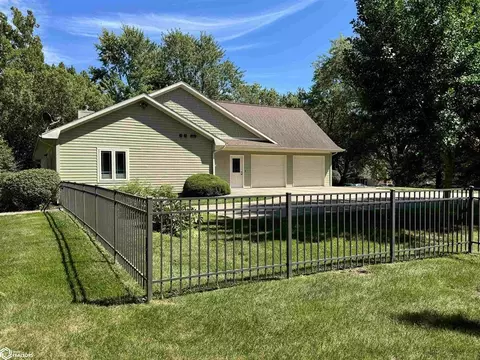 Exterior - 805 E Cherry Pl, Mount Pleasant, IA 52641 photo 16 of 23