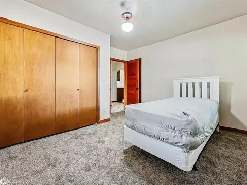 403 1st St SE, Hampton, IA 50441 photo 14