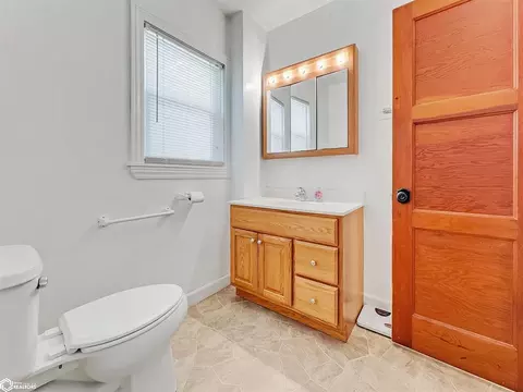 403 1st St SE, Hampton, IA 50441 photo 17