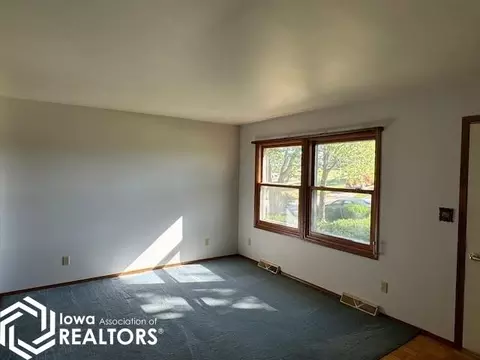 Living - 210 S 27th, Centerville, IA 52544 photo 1 of 1