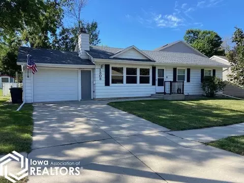 1303 1st Ave S, Clear Lake, IA 50428