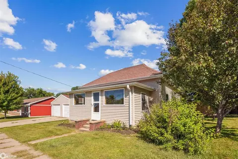 615 5th St, Maxwell, IA 50161 photo 2