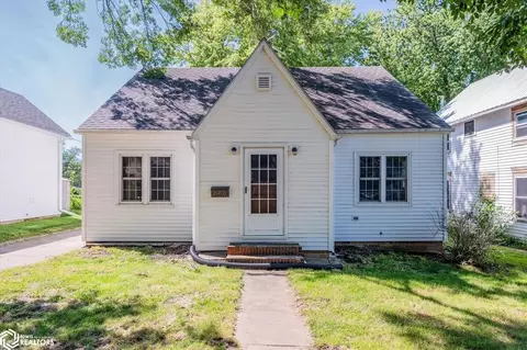 220 Cedar Ave, Charter Oak, IA 51439