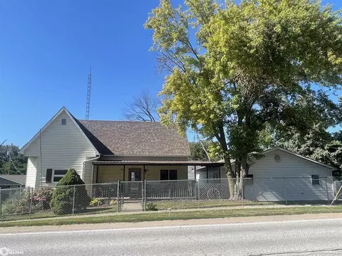 489 E 3rd St, Dallas City, IL 62330