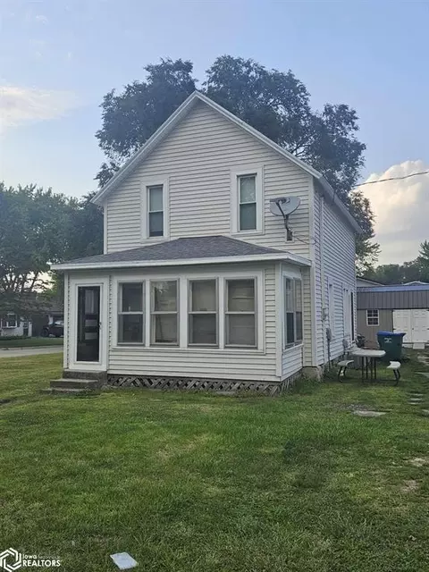 627 Richardson Dr, Webster City, IA 50595