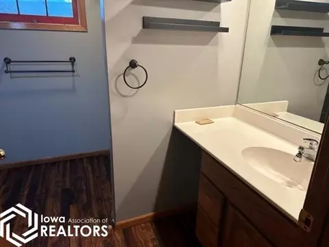 Bath - 522 Elm St, Algona, IA 50511 photo 2 of 2