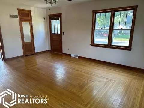 Living - 522 Elm St, Algona, IA 50511 photo 1 of 1